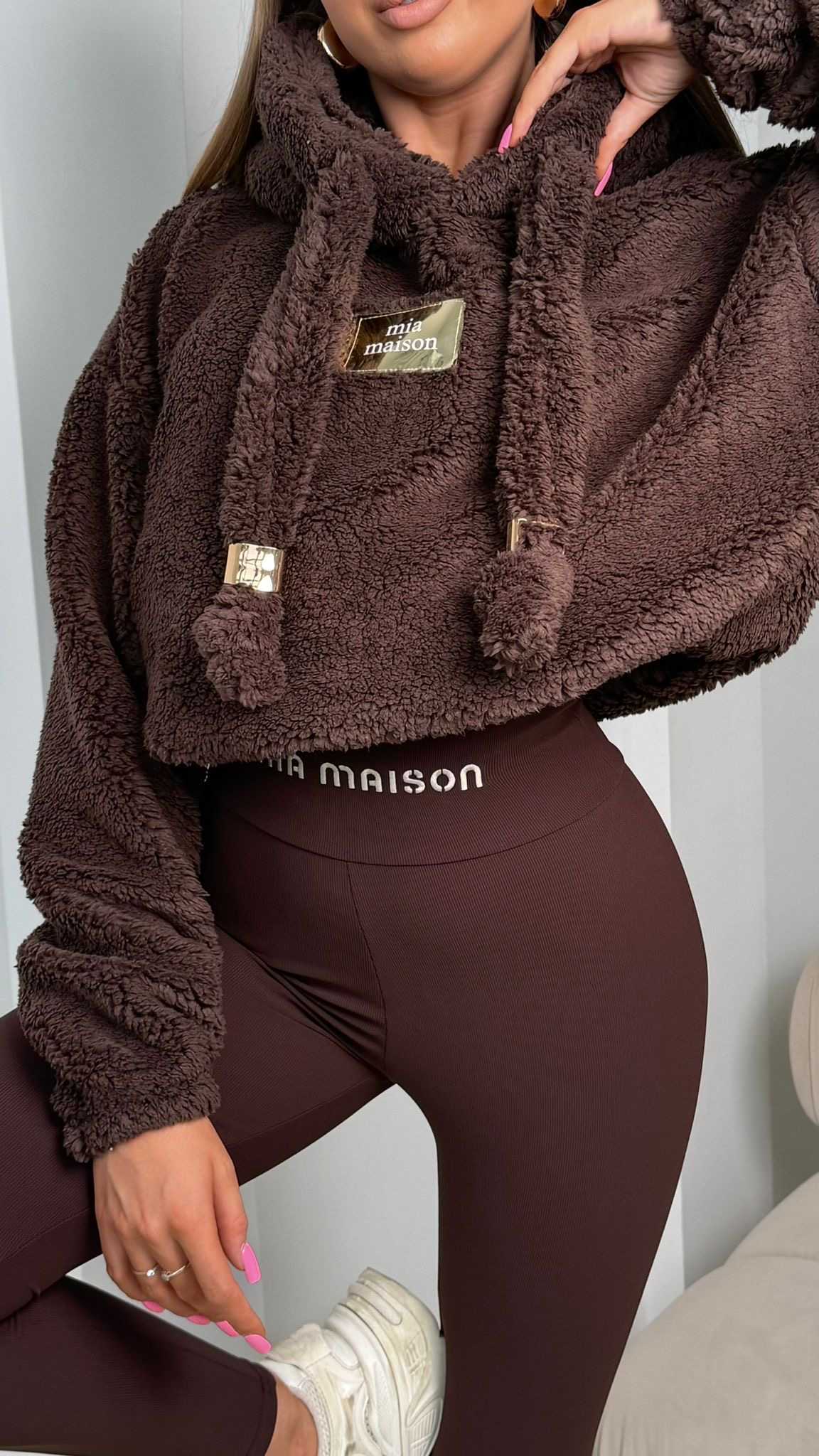 MM704 Bluza Damska Kangurek Teddy Mia Maison Ciemny Brąz Czekolada