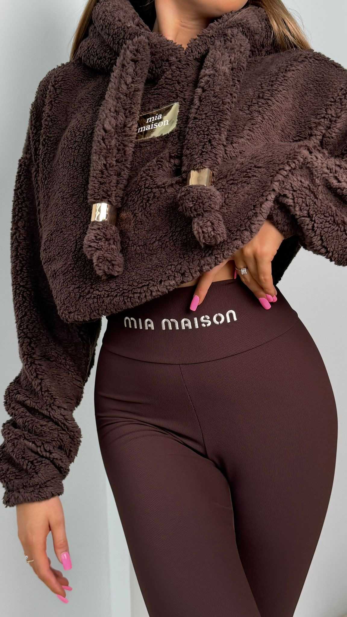 MM704 Bluza Damska Kangurek Teddy Mia Maison Ciemny Brąz Czekolada