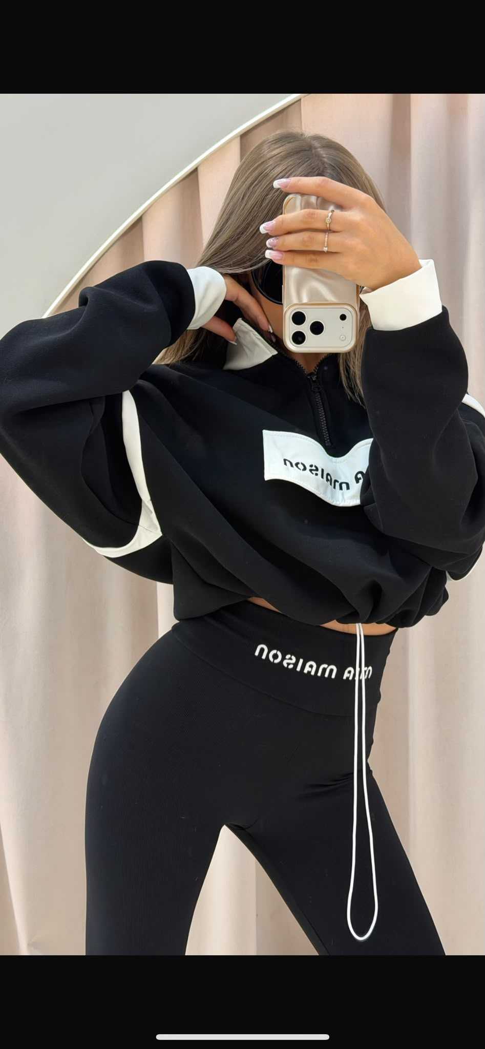 MM708 Spodnie Legginsy Damskie Mia Maison Prążek z Haftowanym Logo Czarne
