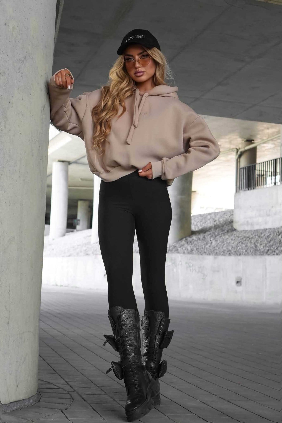 LM706 Dresowa Bluza La Monne Shine Beżowa