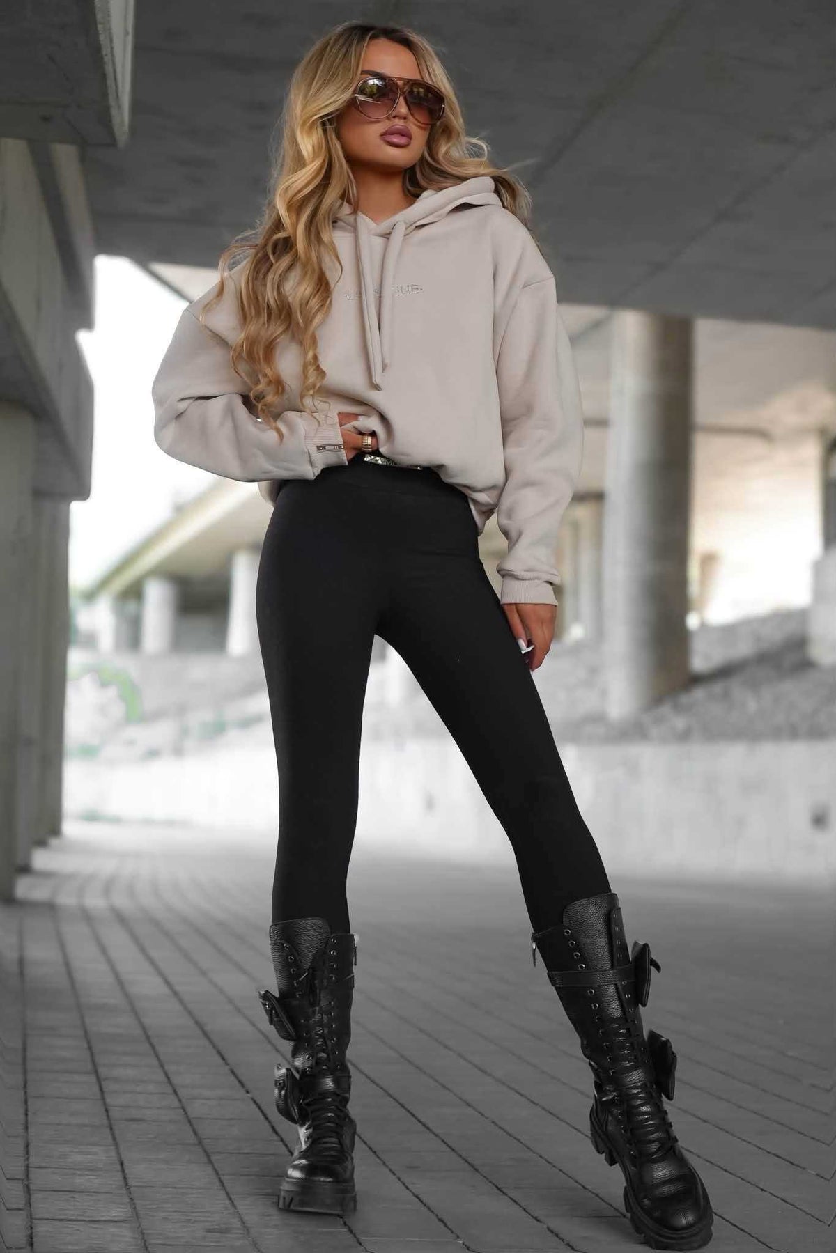 LM706 Dresowa Bluza La Monne Shine Beżowa