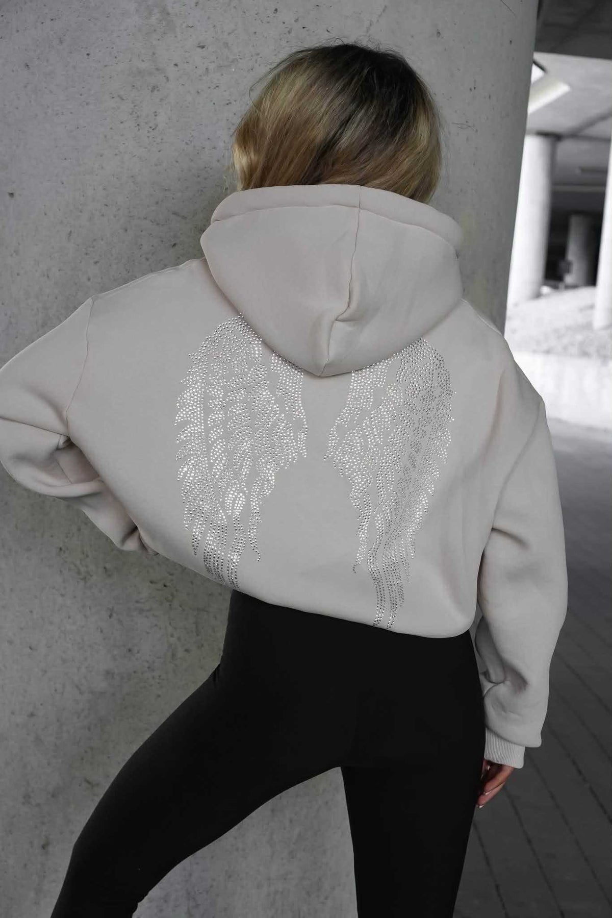 LM706 Dresowa Bluza La Monne Shine Jasno Beżowa