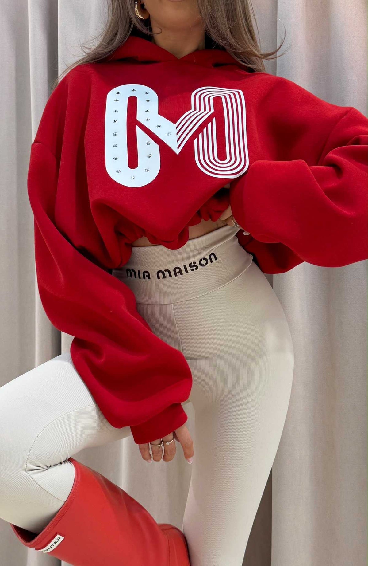 MM756 Dresowa Bluza Damska z Kapturem Mia Maison LOGO Czerwona
