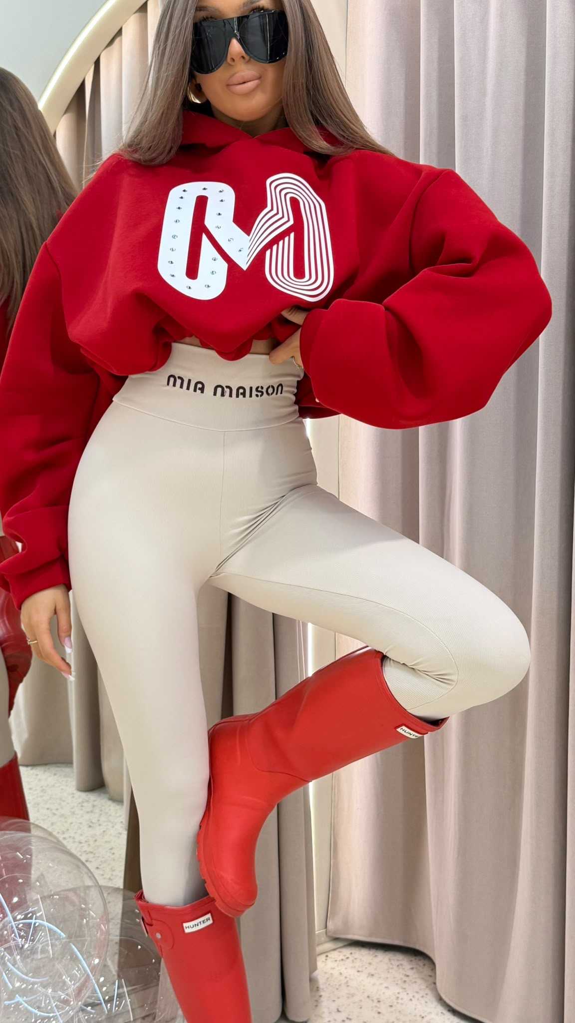 MM756 Dresowa Bluza Damska z Kapturem Mia Maison LOGO Czerwona