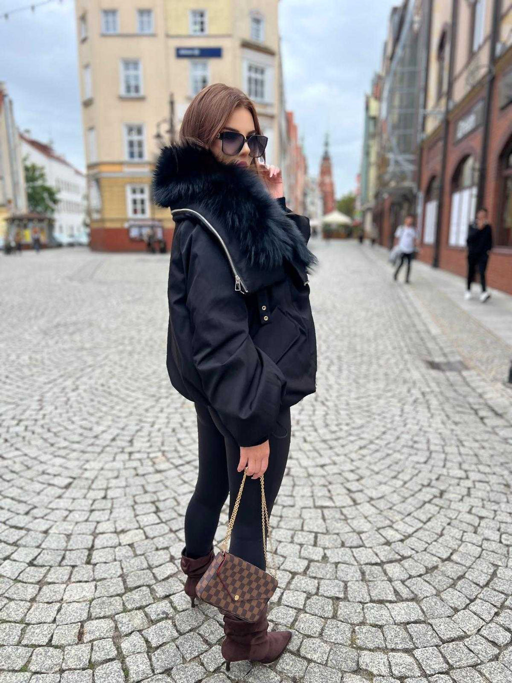 K697 Kurtka Zimowa Puchowa ZIP Czarna  + Kaptur Jenot