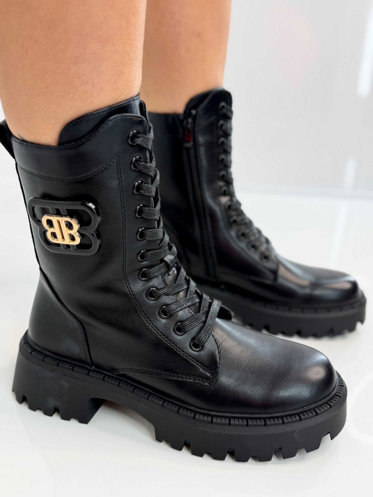B774 Botki Workery Damskie BB Złota Ozdoba Czarne
