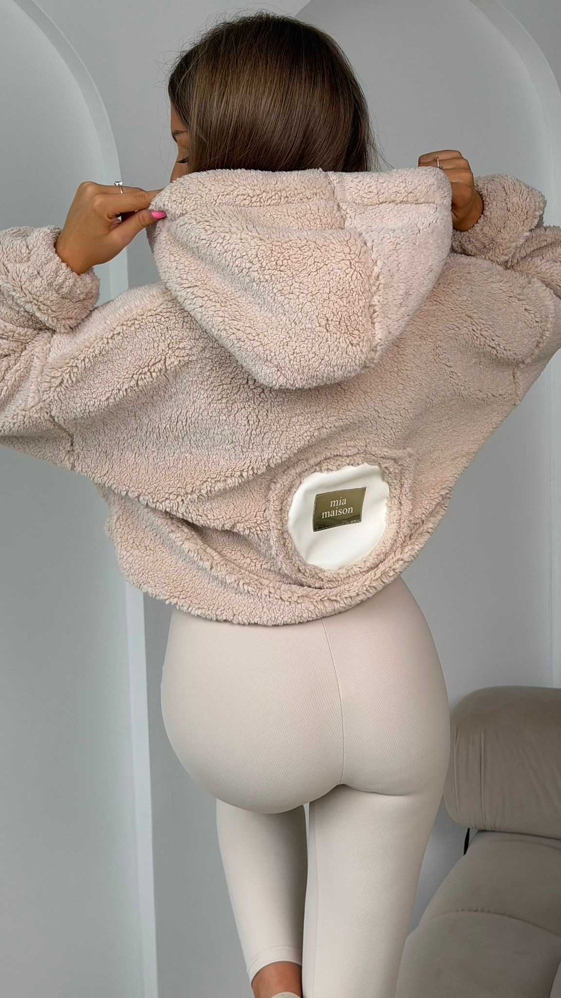 MM787 Bluza Damska na Zamek z Kapturem Teddy na Mia Maison Beżowa