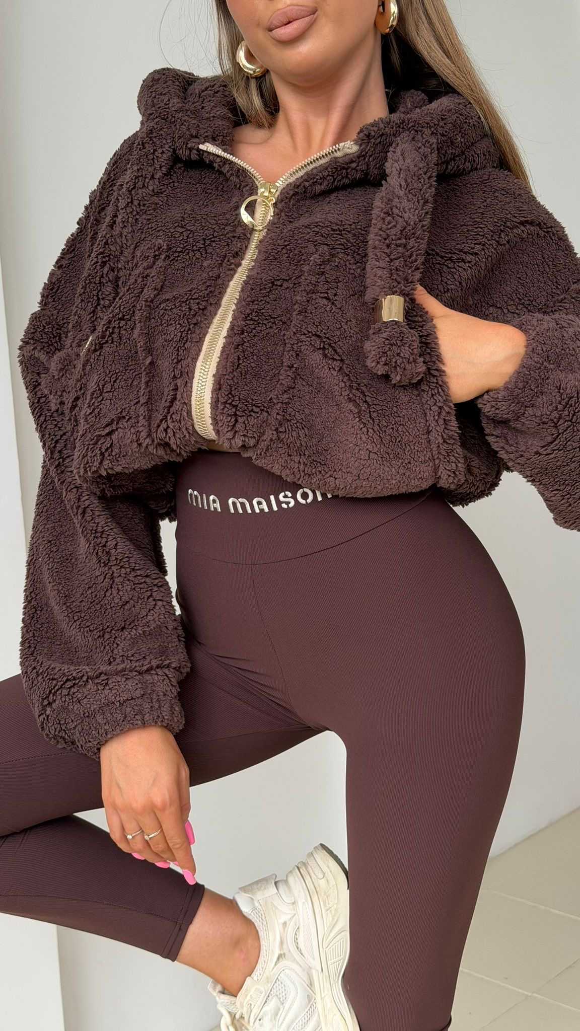 MM787 Bluza Damska na Zamek z Kapturem Teddy na Mia Maison Ciemna Czekolada