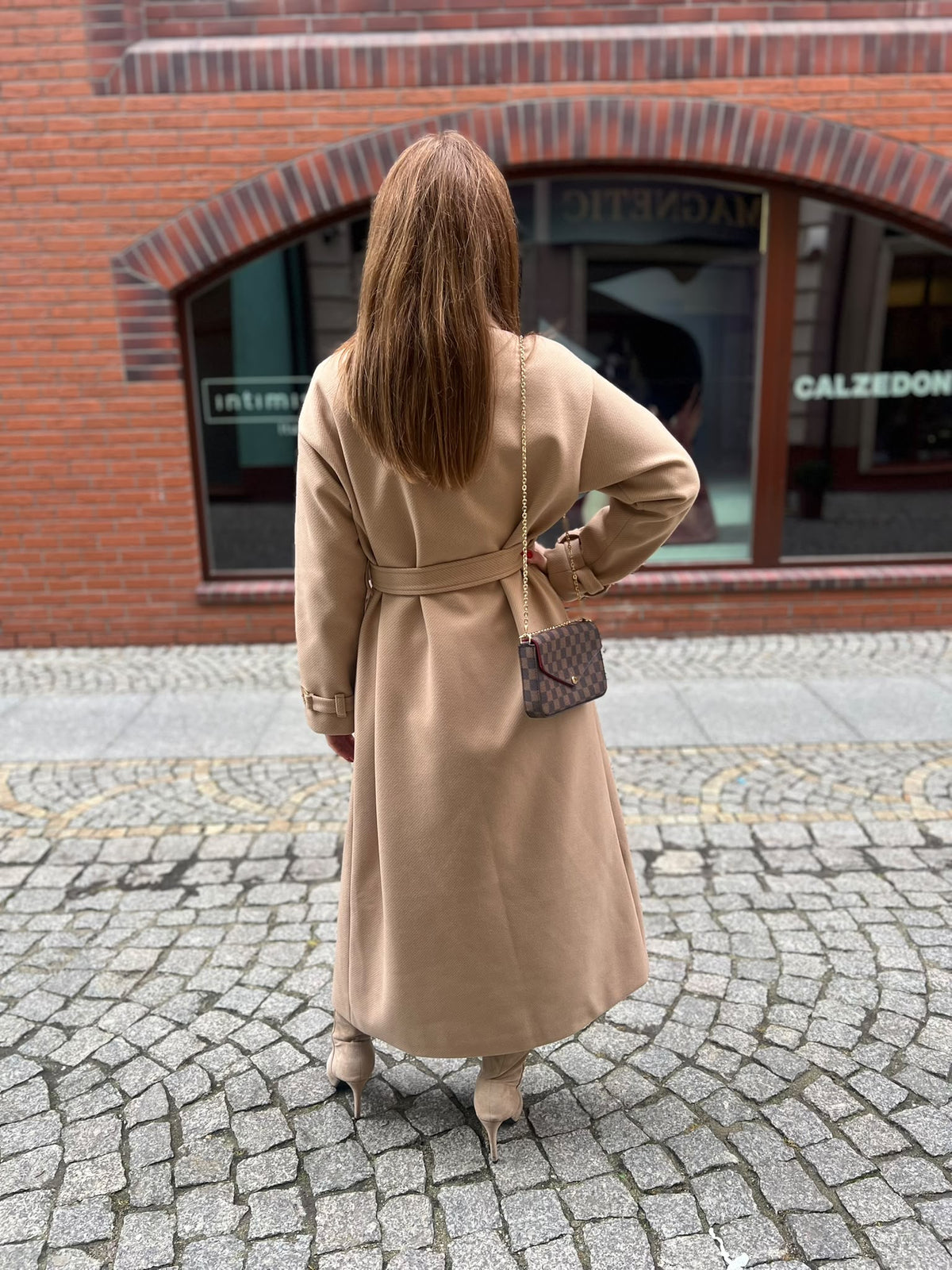 VS179 Długi Płaszcz Przewiszywany w Pasie 50% Wełna Jasny Camel